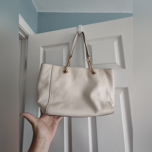 💫HOST PICK💫 COACH Handbag with Silky Storage Cover and gold accents - Picture 2 of 8